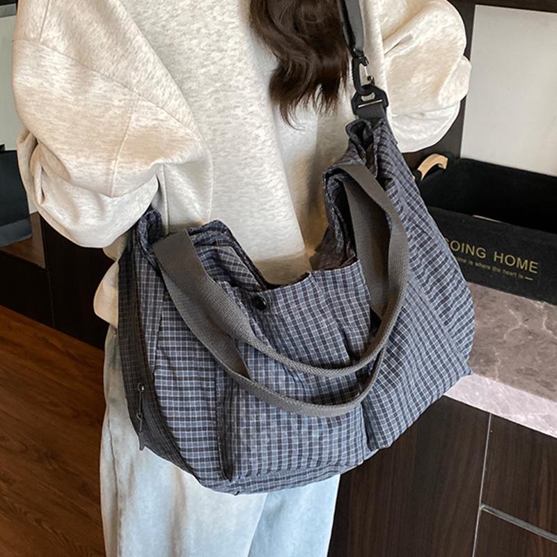 2025 Korean Niche Ins Waffle Bag Bag Fashion Casual Lazy Style Shoulder Messenger Bag Tote Bag