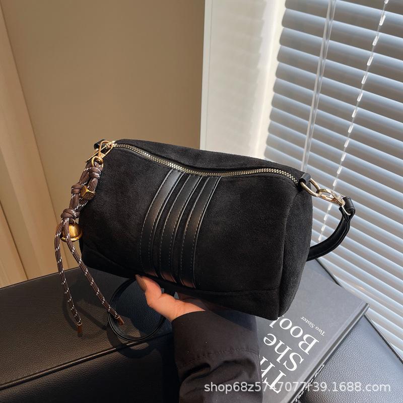 High Sense Women's Spring New Shoulder Bag Casual Fashion Messenger Mobile Phone Bag Retro Versatile Women's Armpit Bag