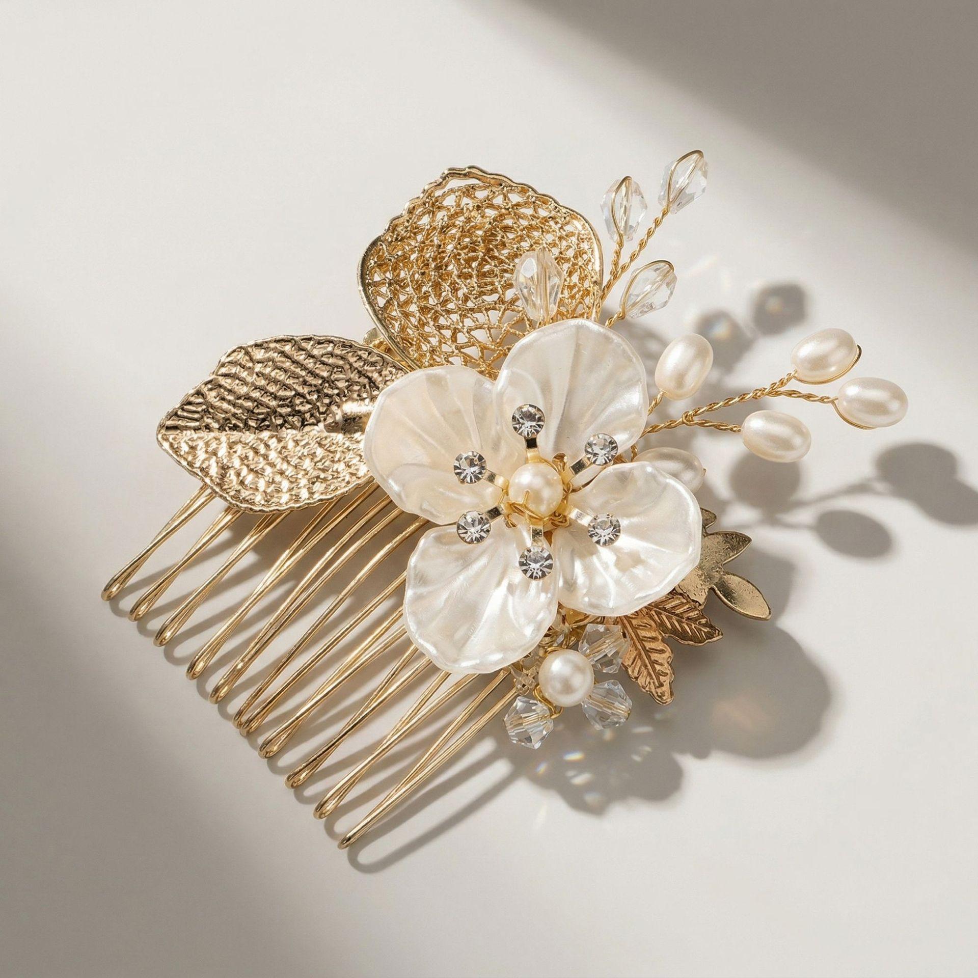 Handmade Pearl Shell Flower Bridal Hair Comb Wedding Headpiece Insert Comb for Brides