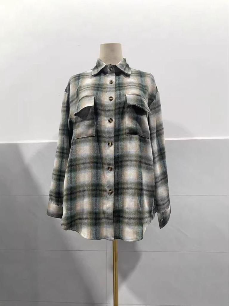 2026 Women's Autumn-Winter Loose Plaid Pocket Shirt: Casual European & American Style