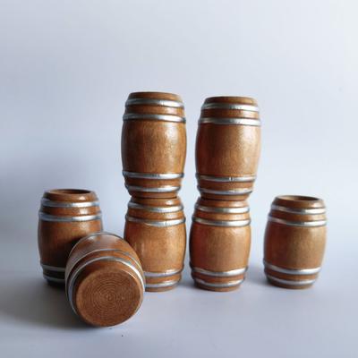 1:12 małych drewnianych beczek na czerwone wino Miniaturowe drewniane beczki na piwo Ładny i elegancki design do dekoracji domku dla lalek