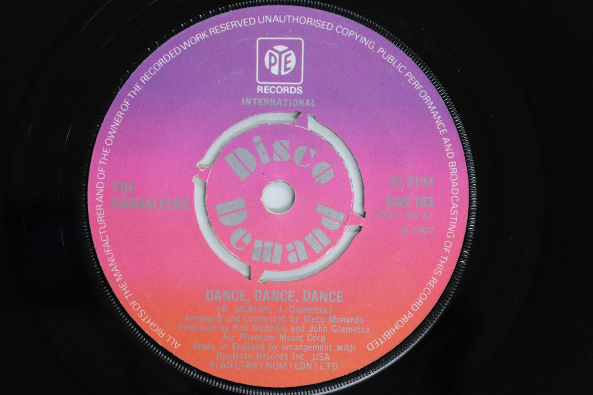 

7-дюймовая пластинка CASUALEERS - Dance, Dance, Dance / There s Somet DDS103 Pye Internation 1974 UK Соул/Фанк Б/У