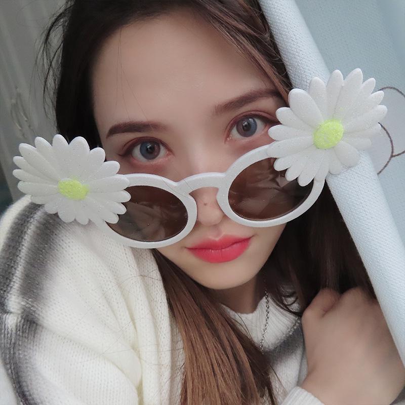 Personalisierte Cartoon-Sonnenbrillen für Abschluss- und Geburtstagsfeiern