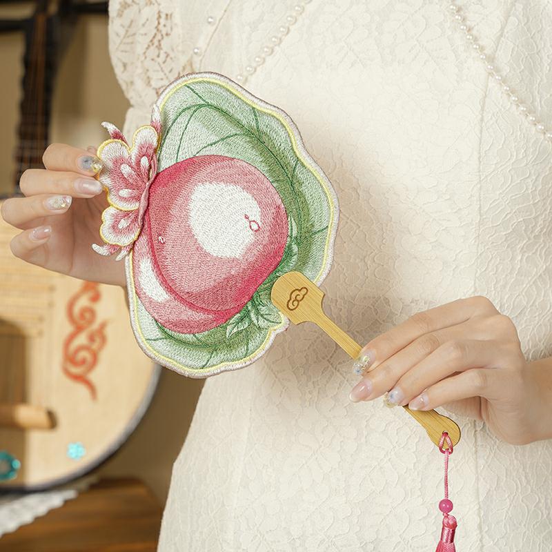 Runder Fächer im antiken Stil mit Stickerei, chinesischer Stil, blütenförmiger Handfächer mit Anhänger-Quasten, Cheongsam Hanfu Zubehör