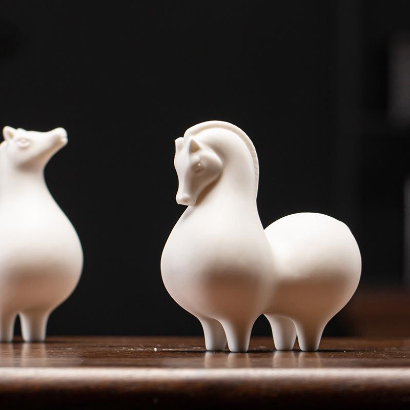 Little Tang Horse Ceramic Tea Pet Ornament - Zodiac Personality Tea Set Accessory for Decoration