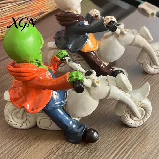 Cool Desk Figurine Halloween Skeleton Riding Motorcycle Figurine, Gothic Spooky Statue for Home Niche Collection Ornament Garden, Resin Biker