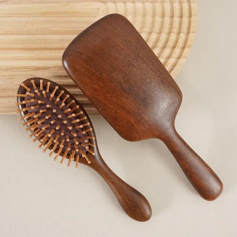 Durable High-End Solid Natural Wood Hairbrush for Women Salon Use Skin-Friendly Compact Styling Tool with Air Cushion