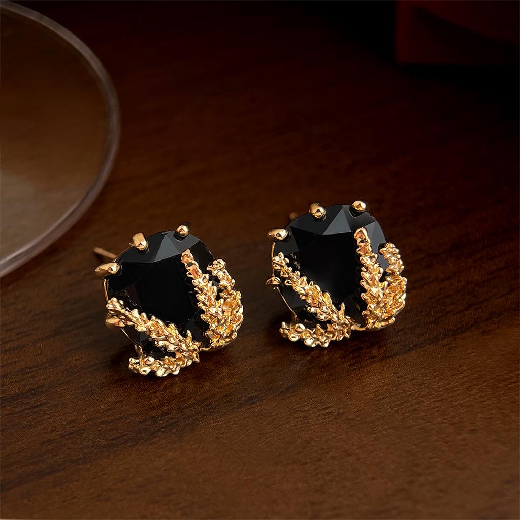 925 Silver Geometric Wheat Ear Zircon Stud Earrings: Retro, Simple, Versatile Luxury
