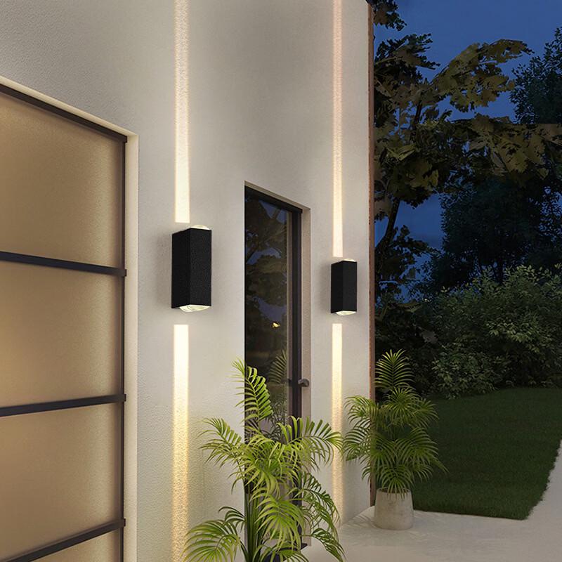 Oeny LED Outdoor Wall Lamp