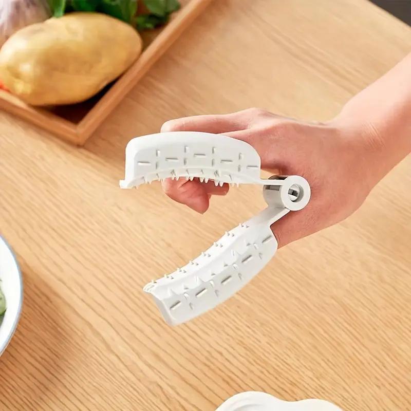 Guard Plastic Finger Guard Safety Clip Vegetable Slicer Guard Finger Hand Protector for Slicing Shredding & Chopping Vegetables