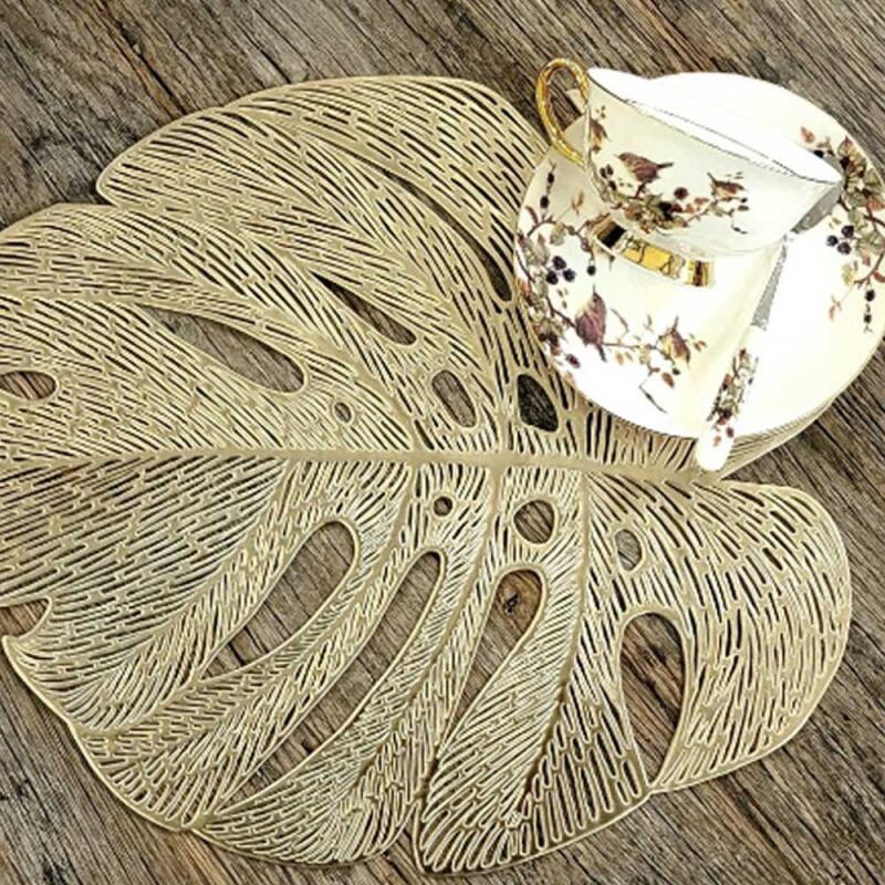 

Modern GOLD PVC Monstera Placemat 46x34cm gold