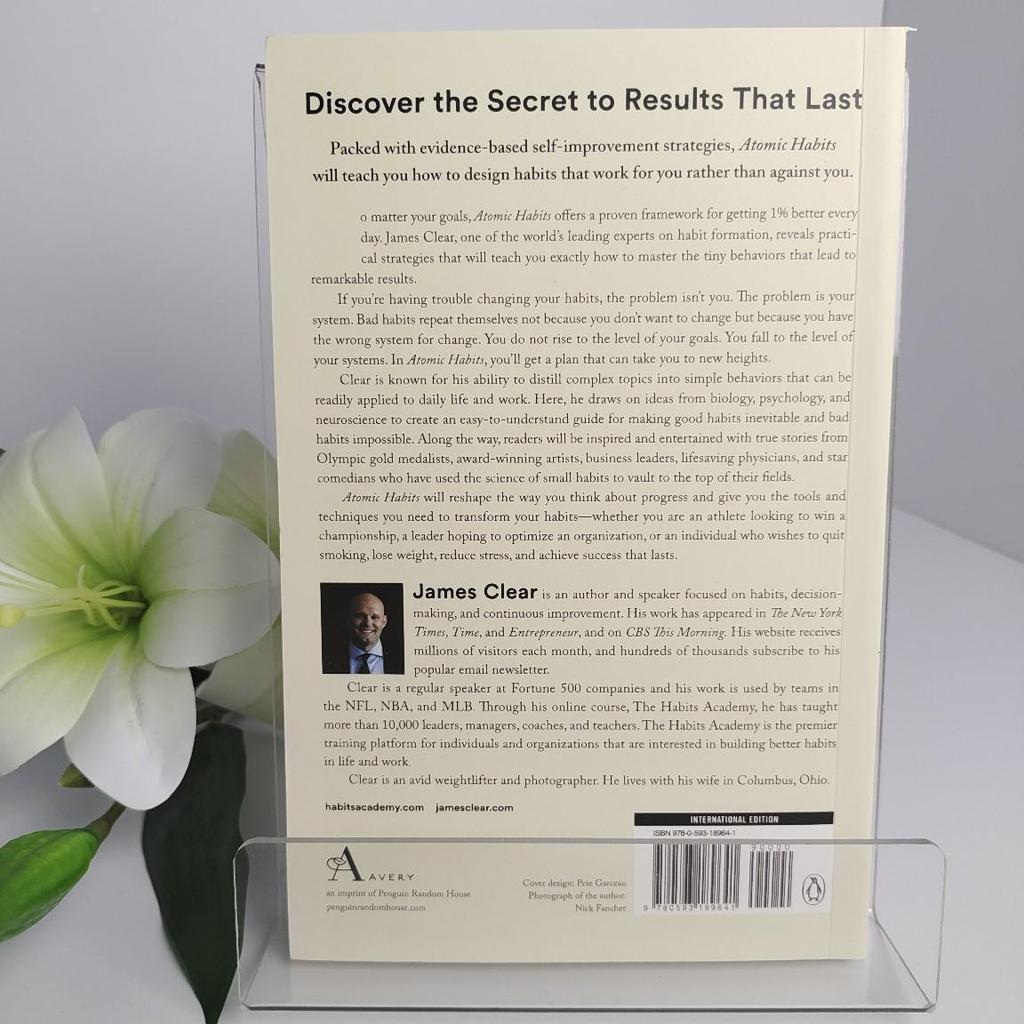 Em estoque: Hábitos Atômicos – Edição em Inglês com Folha de Ouro