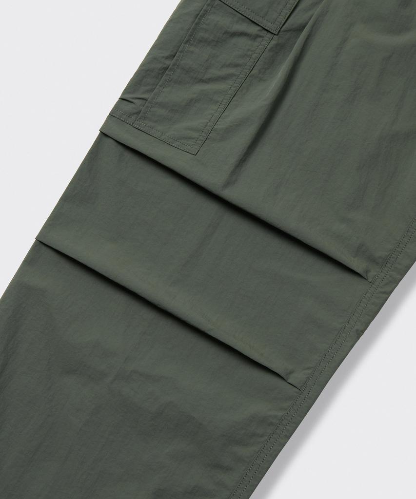 Musinsa Standard Nylon One-Tuck Parachute Cargo Pants [Khaki]