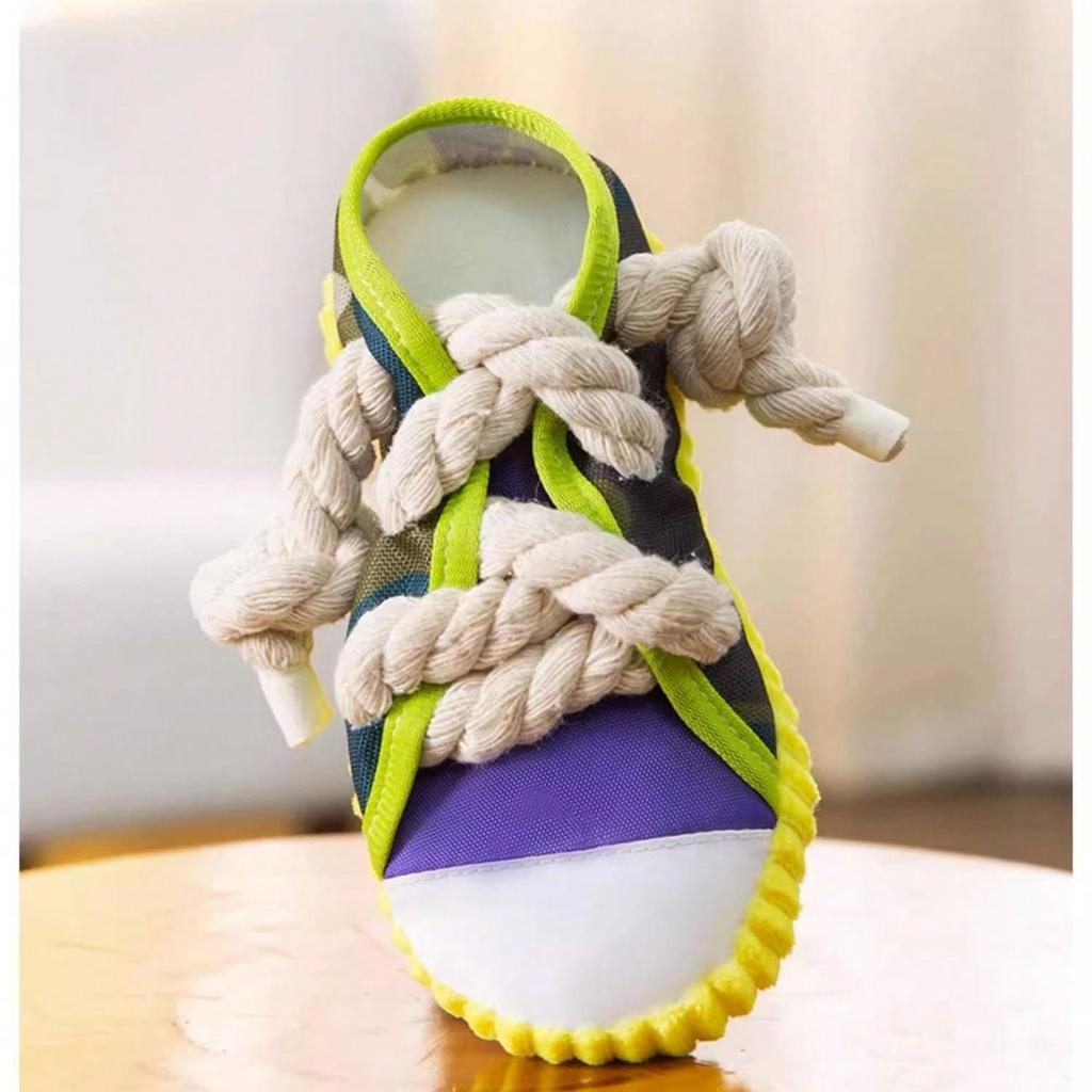 1-Pack Single Sneaker-Style Dog Chew Toy With Knot And Squeaky Ball - Durable Oxford Cloth Dog Chew Toy Suitable For Dogs Weighing 8-25 Lbs