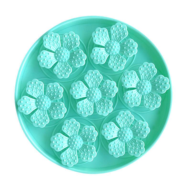 Cute Cat Paw Flower Shape Non-slip Silicone Pet Slow Feeder Mat Heat-resistant Anti-choking Dog Licking Mat Platos Para Gatos