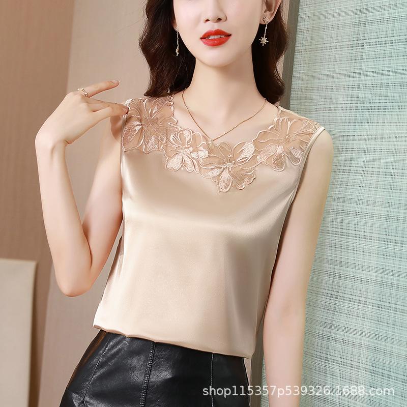 Fashion Lace Camisole Vest for Women In Summer, Satin V-neck Undershirt for Outerwear, Suit for Undersized Sleeveless Top