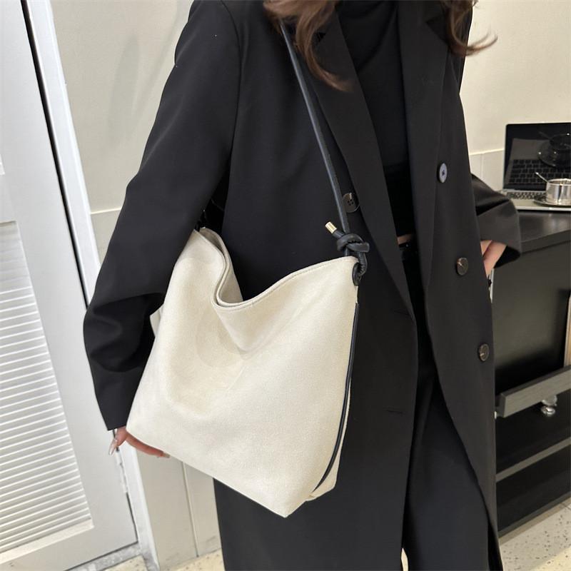 Fashionable Canvas Tote Bag 2023 Winter Trendy Large Capacity Shoulder Bag