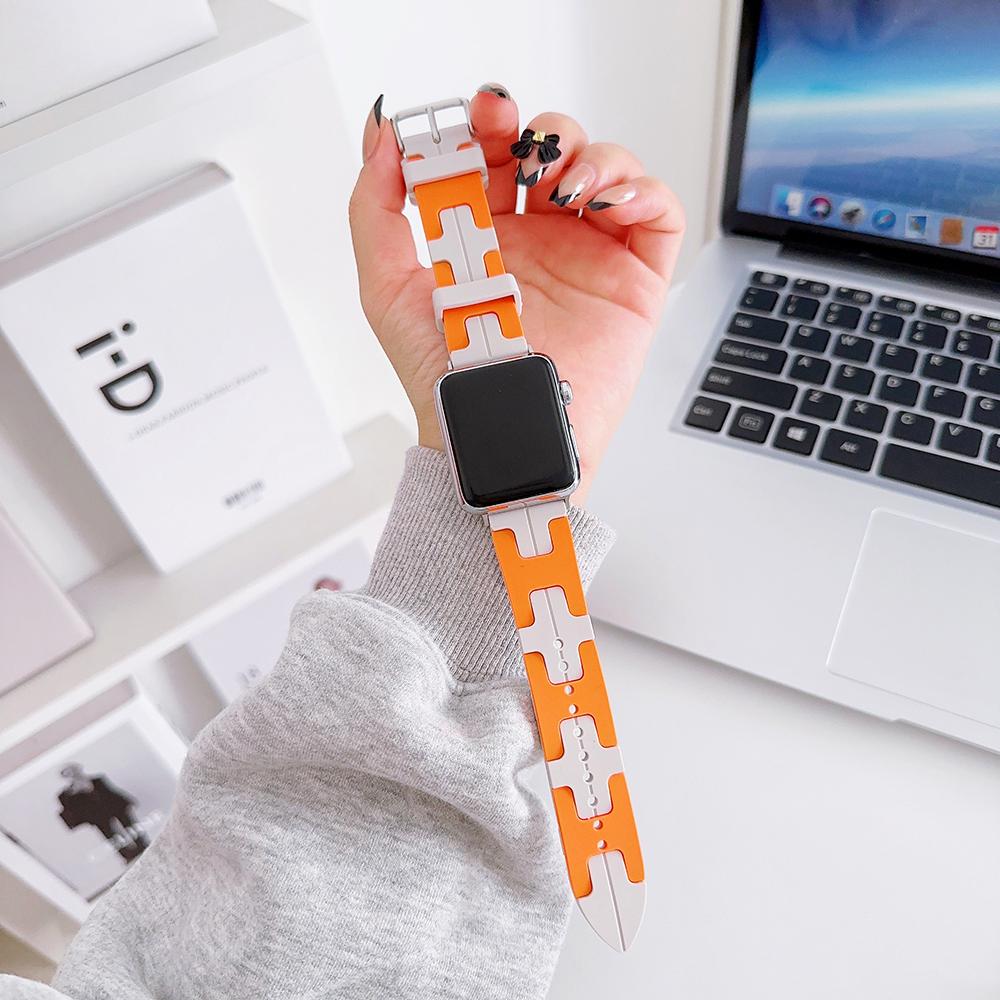 

Для Apple Watch 10 46мм/Ultra 2/Ultra 49мм/9 8 7 45мм/SE (2023) SE (2022) SE 6 5 4 44мм/3 2 1 42мм Силіконовий ремінець для годинника White/Orange