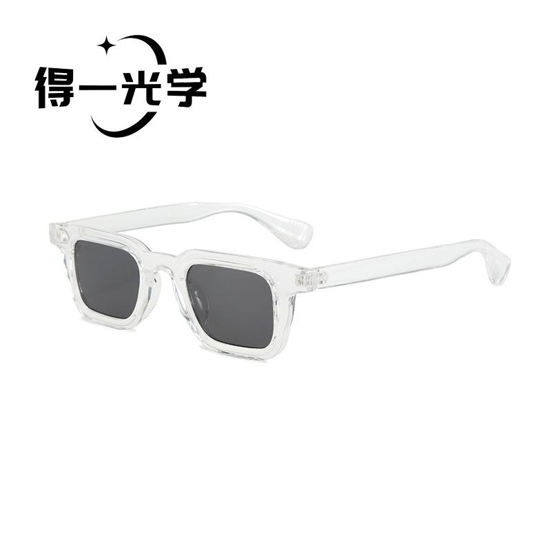New retro fashion small square sunglasses, European and American trend flat glasses, new ins wind shading sunglasses