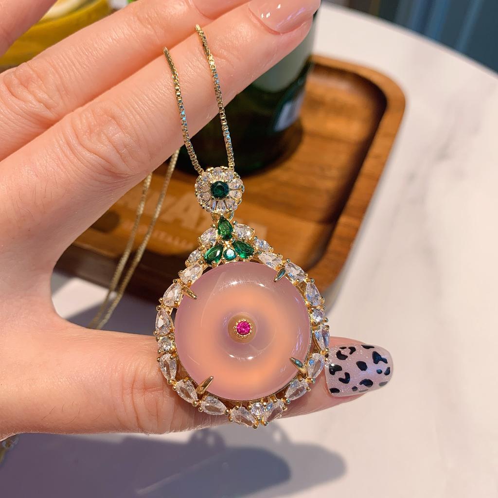 Schmuck Eingelegter Puder Chalcedon Gold Anhänger Runde Sicherheitsverschluss Halskette Temperament Damen Jade Anhänger