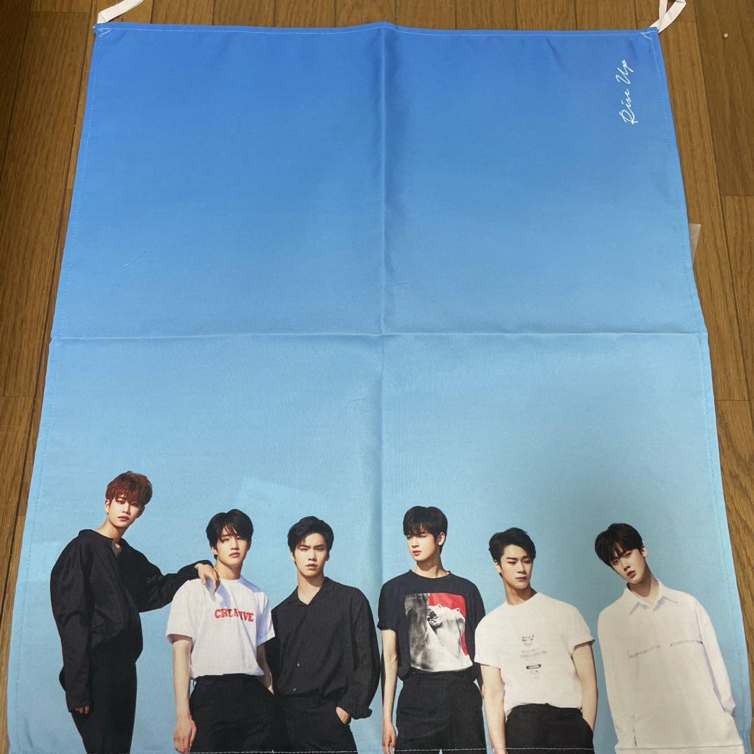 

[USED] ASTRO Rise Up Tapestry