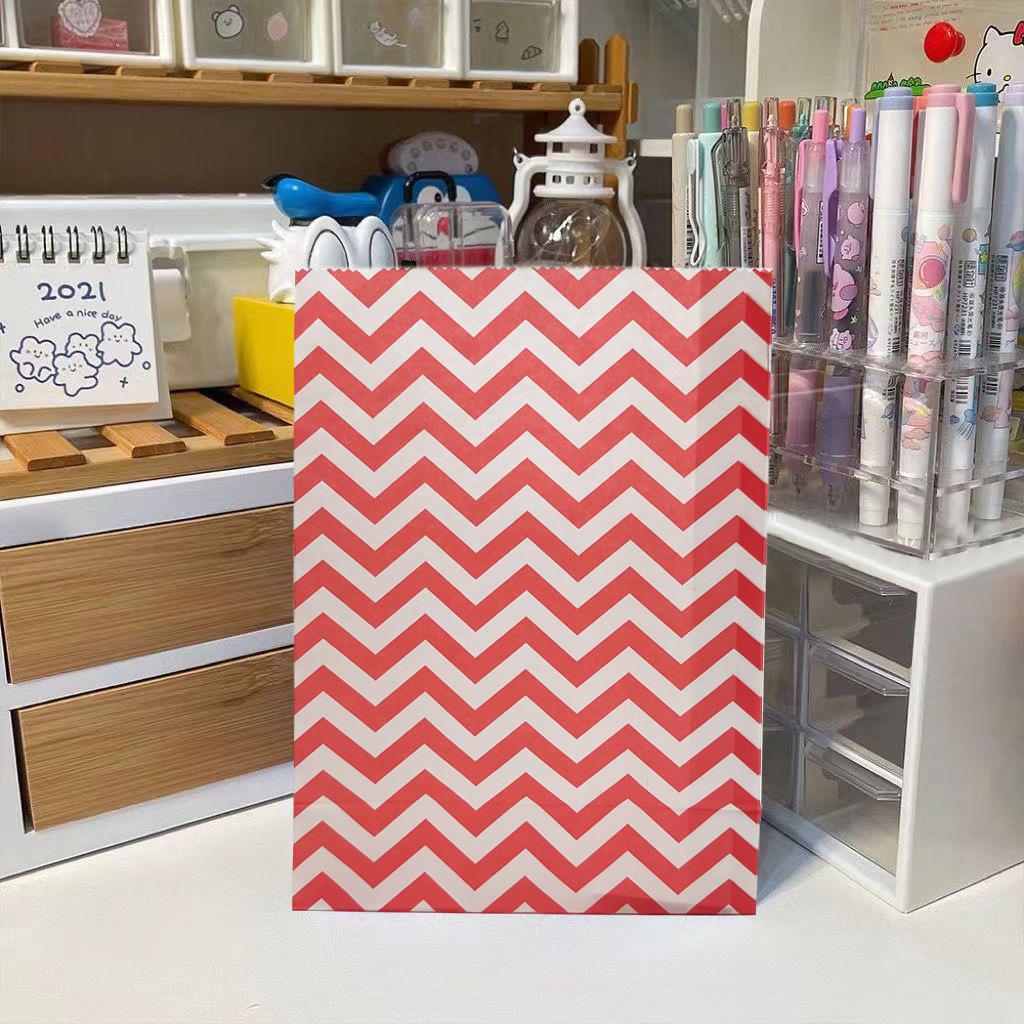Inspired Plaid Gift & Storage Bag – Cute Girlish Heart Design