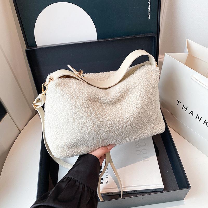 Lamb Wool Bag Women'S Fashion Retro Shoulder Messenger Bag Niche Design Tote Bag