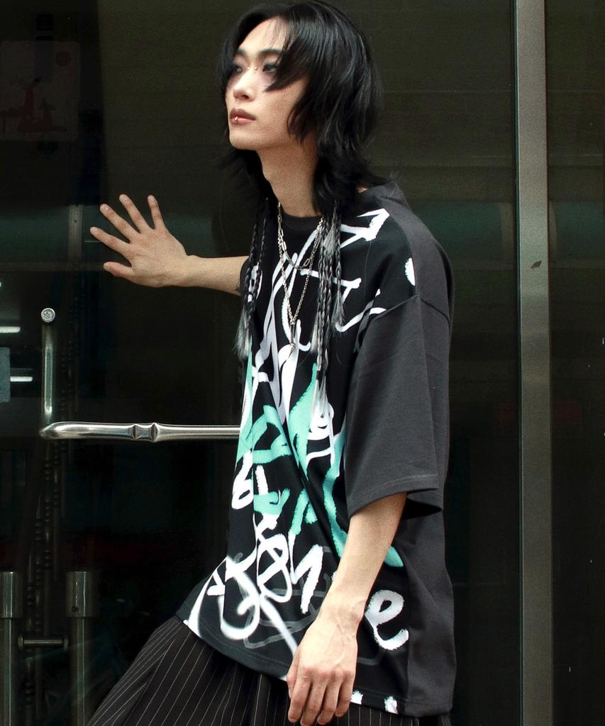 Deumakeu M Street Graffiti Oversized T-Shirts