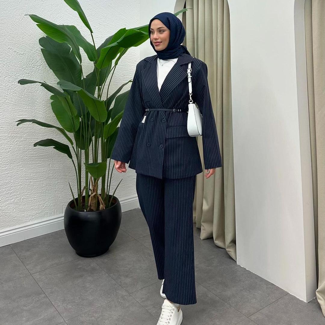 

2024 Осень Европейская и американская женская мода Комплект из двух предметов в полоску с цветными блоками: Шикарные брюки для поездок на работу L темно-синий