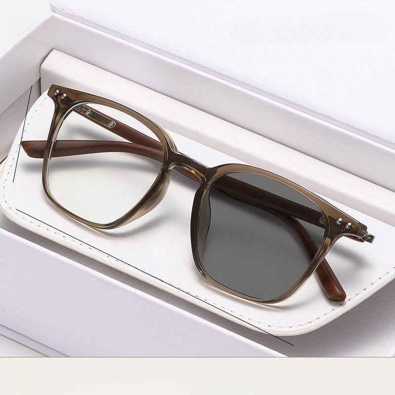 Fashion Design Photochromic Reading Glasses Women Men Oversize Frame Color Changing Near Sight Eyeglasses in The Sun Diopter+4.0