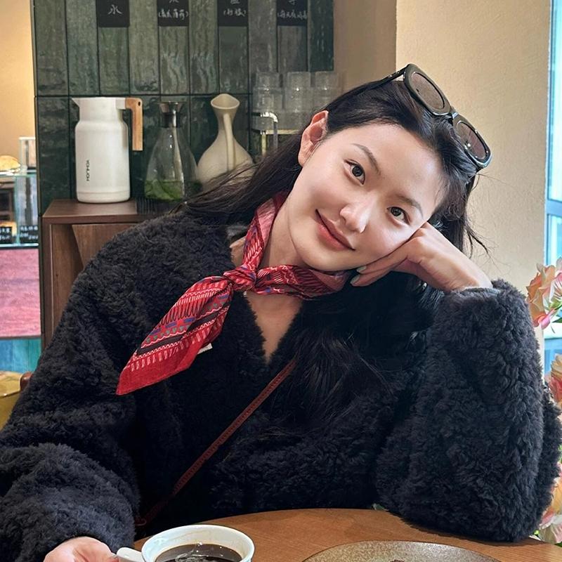 Summer Fashion Chiffon Polka Dot Scarf Ladies Head Neck Square Scarf Shawls Female Hair Ties Bands Neckerchief Shawls