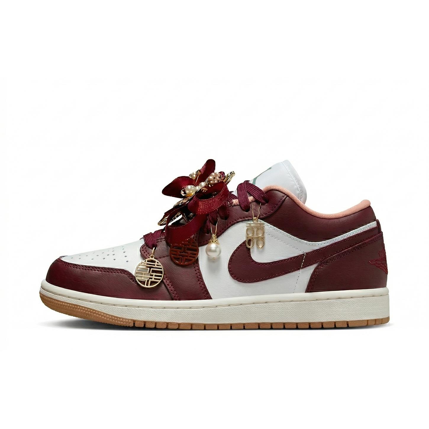 

Jordan Air Jordan 1 Low top Vintage Basketball Shoes Women s Red White DC0774-130(Team59-) 40