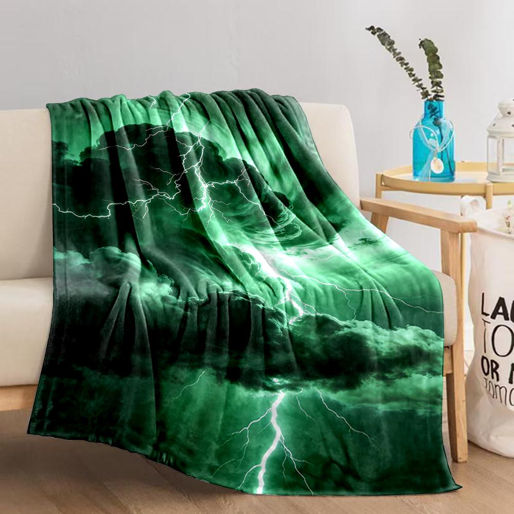 Green Lightning Storm Design blanket, Dark Cloud Patterned Floor blanket blanket, suitable for use in the bedroom, living room, on the sofa