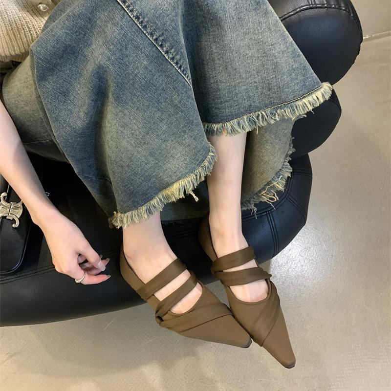 Low-heeled Fashion Cross-strap Single Shoes Women's Spring 2025 New French Style Foreign Style Foot Cover Pointed Head Shallow Mouth Small Single Sho