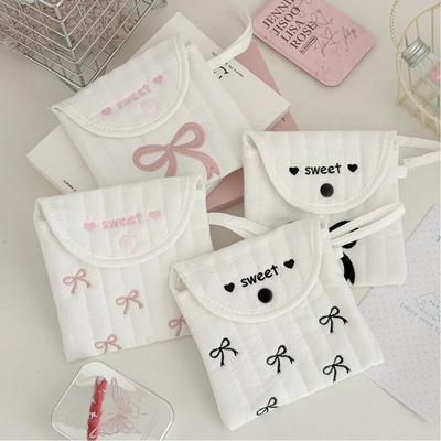 Mini Pochette Serviette Hygiénique Broderie Nœud Doux Trousse de Toilette Portable Sac de Rangement Nœud Femmes