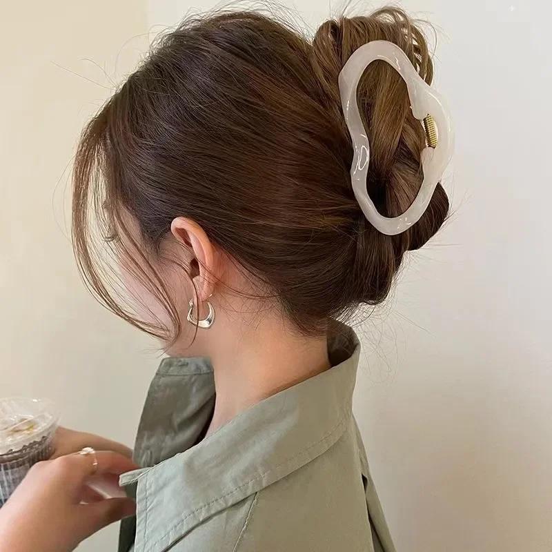 Irregular Hollow Out Hair Claws Clips for Women Girls Tortoiseshell Large Crab Shark Clamps Barrettes Clips Hair Accessories