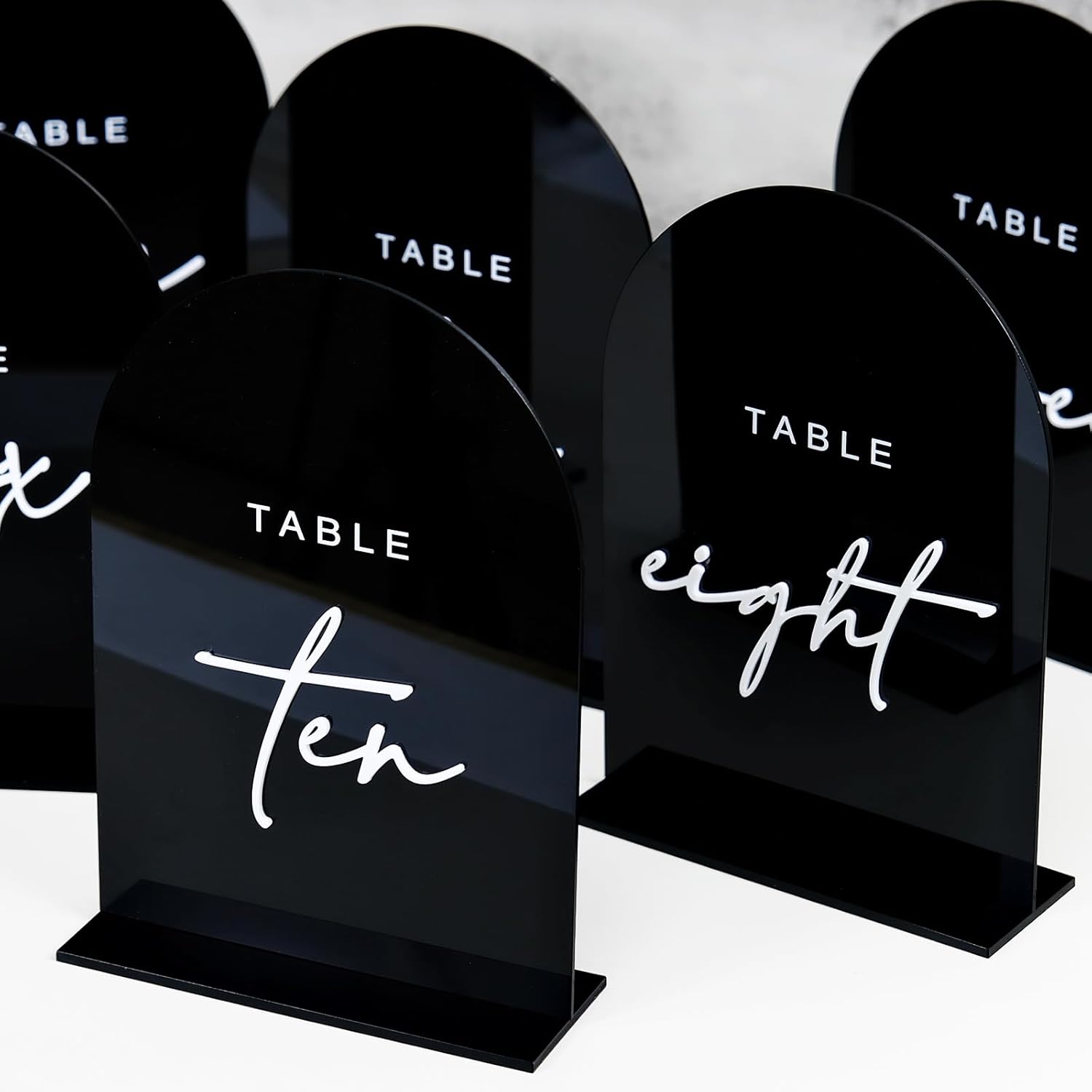 Frosted Arched Wedding Table Numbers 1-10 with Stands, 5x7 Inch Acrylic Arch with White Numbers, 3D Acrylic Table Numbers for Wedding Reception Table Number 1-10, 5 x7  чёрный