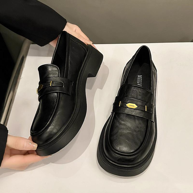 

2025 autumn new platform loafers women s one-pedal retro small leather shoes British style thick heel single shoes women 40