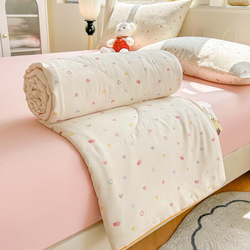 Double Layer Gauze Summer Quilt: Soft, Machine Washable, Class A for Mother and Baby