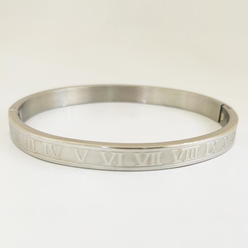 Chic Roman Numeral Titanium Steel Bracelet for Women - Elegant Family Gift