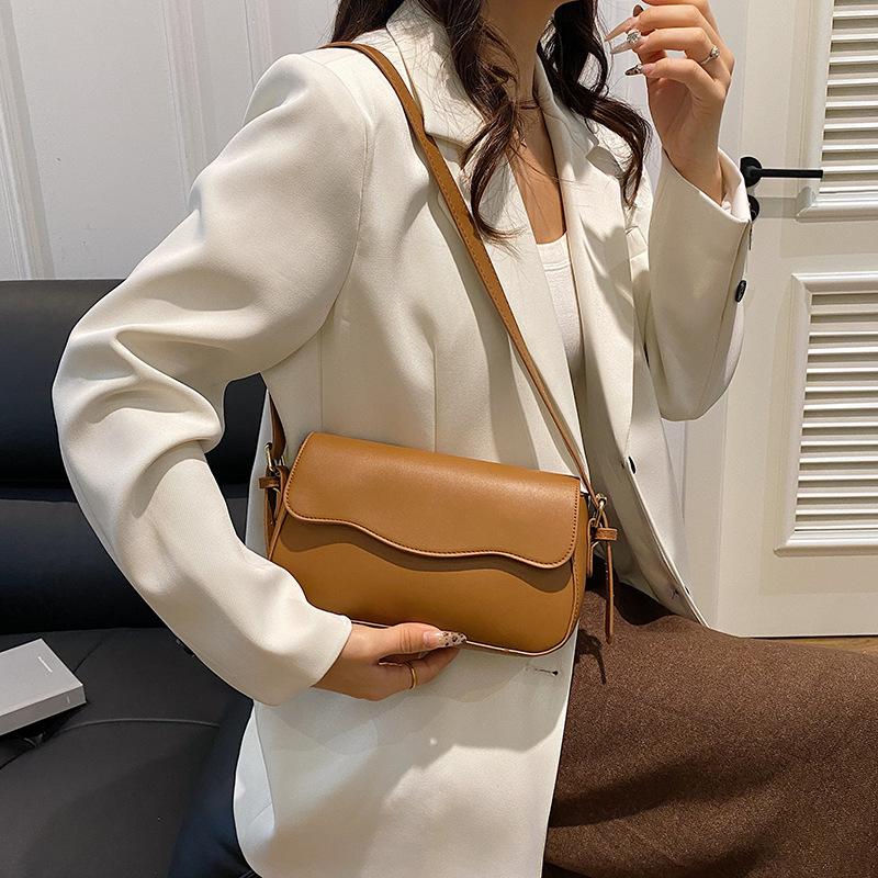 retro women's bags, new textured shoulder bags, solid color fashion shoulder bags, premium versatile underarm bags