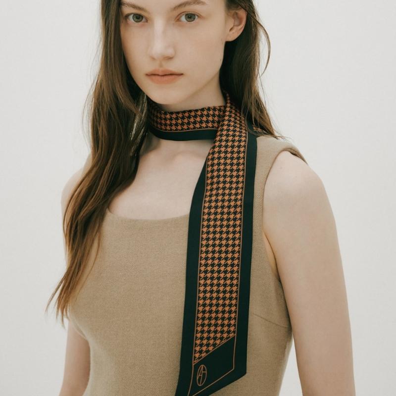 Avvina Pelle Long Twilly Silk Scarf   Houndstooth Deep Navy Camel