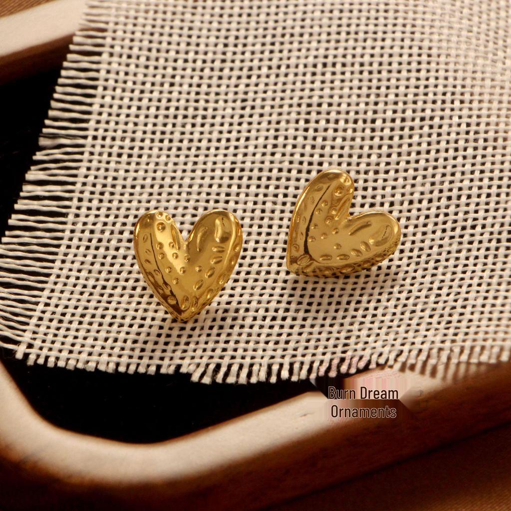 Exquisite Titanium Heart-Shaped Earrings - Light Luxury French Korean Fashion Design