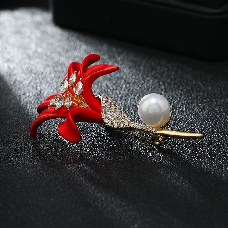 Premium sense red lily crystal brooch feminine elegance suit brooch high-end luxury coat pin trendy