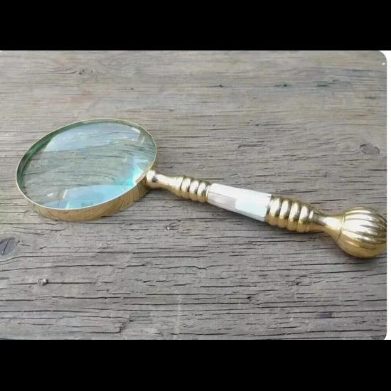 

Латунне збільшувальне скло ручної роботи Chess Design