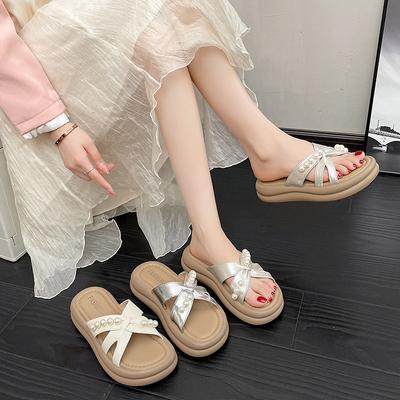 Korean Version of Muffin Thick-soled Cool Slippers Women's 2025 Summer New Fashion Outer Wear Sandals Pearl Cross-strapped Beach Slippers