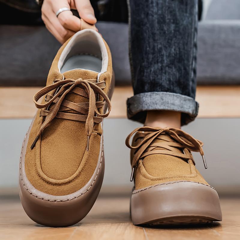 2025 Neue Mode Bequeme Slipper Herren Freizeitsneaker Sommer Atmungsaktive Wildleder-Slipper Klassischer Handgefertigter Retro-Schuh für Herren