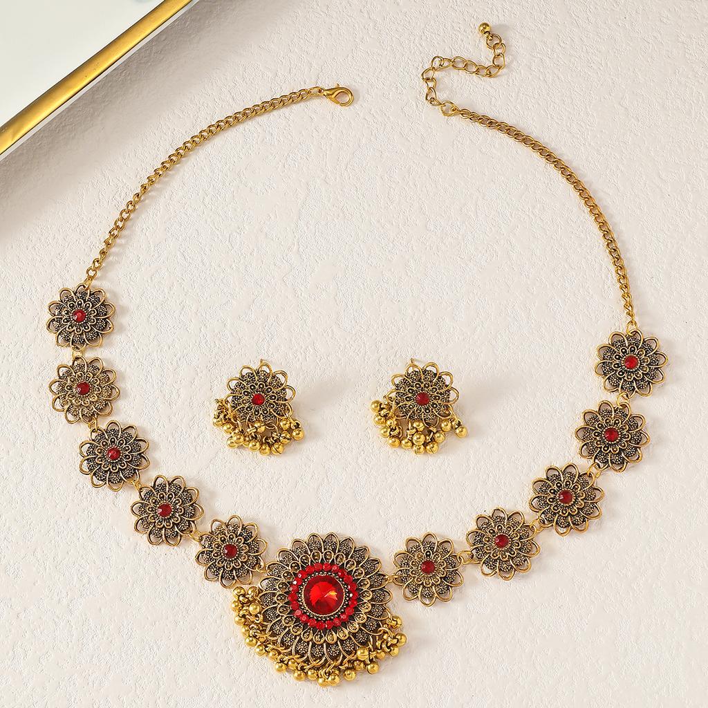 Retro Flower Chain Necklace Set for Women Crystal Tassel Earrings Necklace Bohemian Jewelry Accessories
