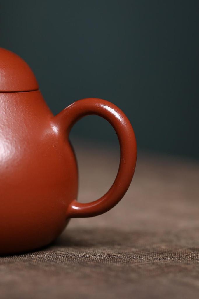 Yixing Zisha Red Clay Gourd Teapot for Gongfu Tea
