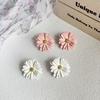 Lovely Spring Summer Daisy Flower Earrings For Women Korean Jewelry 2025 Trendy Sweet Blossom Stud Earrings Jewelry Gifts